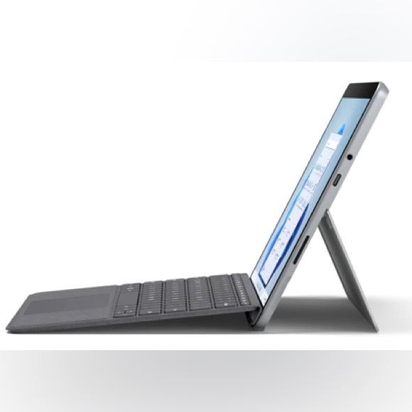 Brand new surface pro 7 i5 256gb 8 RAM - Picture 6 of 7